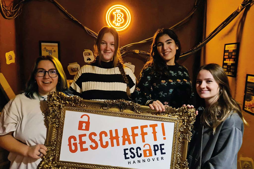 Bitcoin escape room solved as a team!