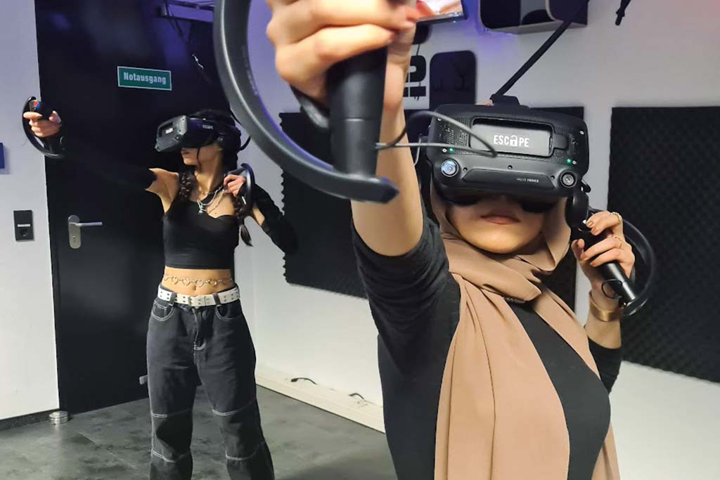 VR escape rooms and VR arcade for friends and teams