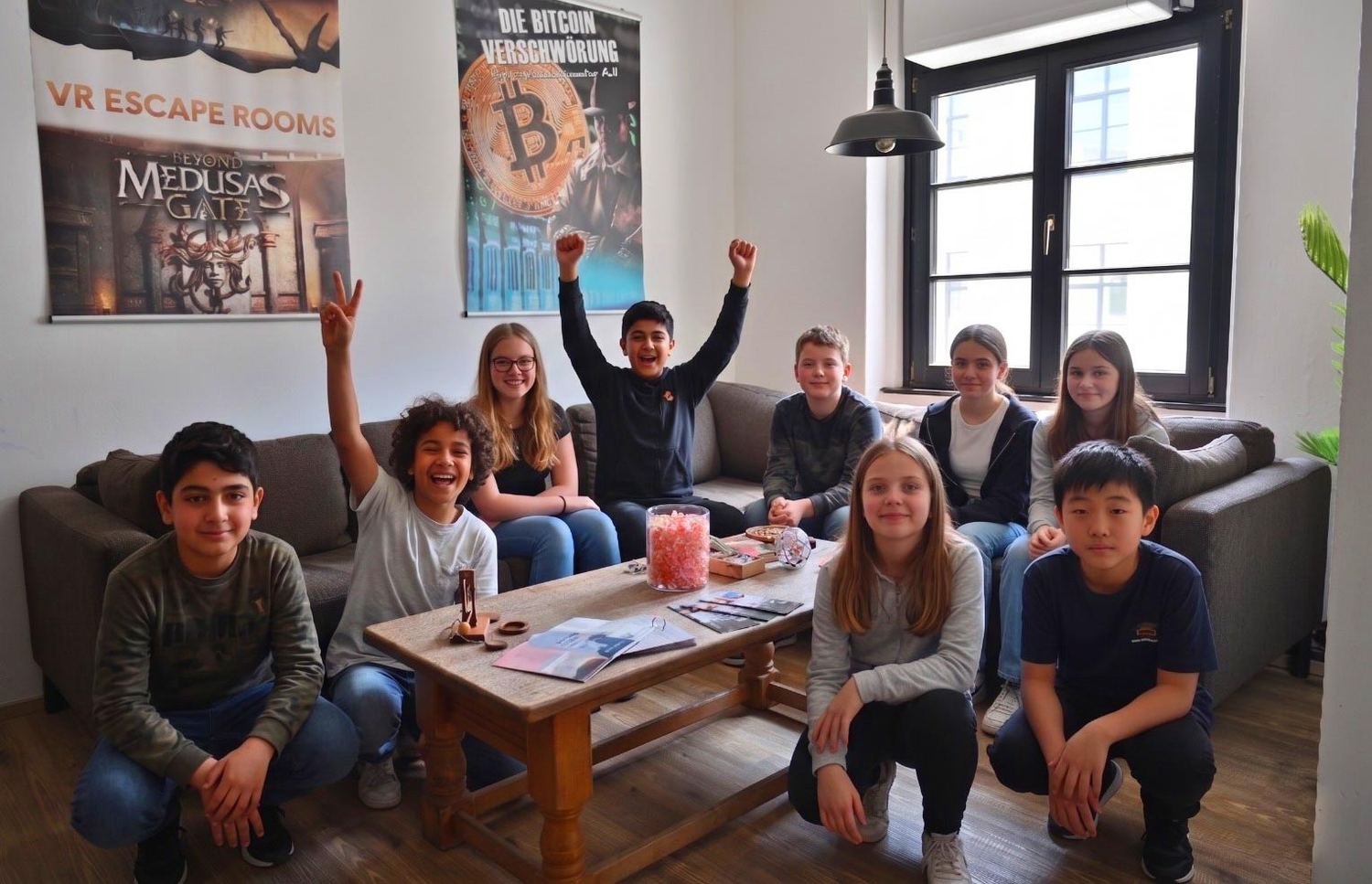 Kids birthday Hannover, happy group of children after the solved escape room