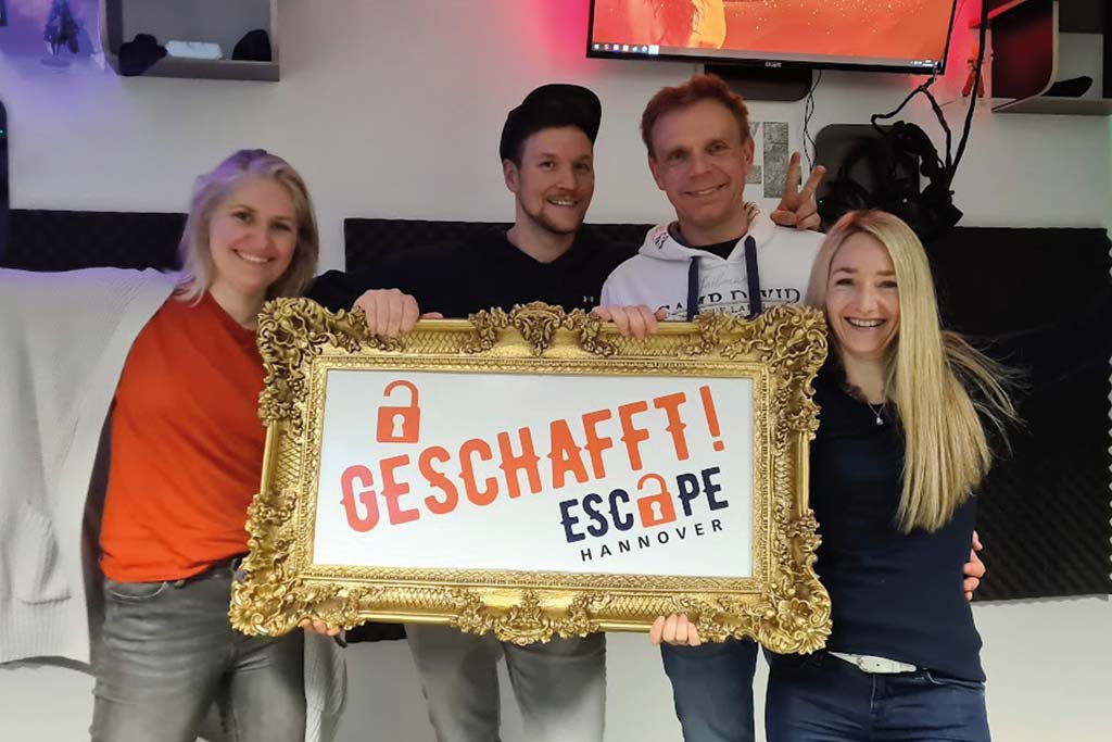 VR escape rooms for 2-6 people